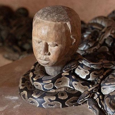 marabouts et spiritualité au Bénin, prêtre vaudou béninois, puissant guérisseur traditionnel béninois, histoire du vaudou au bénin