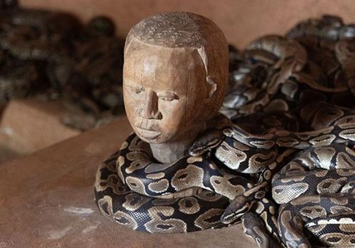 marabouts et spiritualité au Bénin, prêtre vaudou béninois, puissant guérisseur traditionnel béninois, histoire du vaudou au bénin